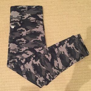 Fabletics cropped pants